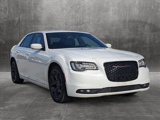 2022 chrysler 300 s