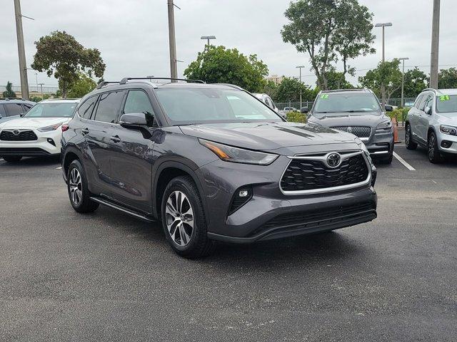 2022 toyota highlander xle