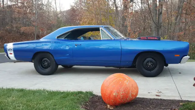 killer 1969 dodge superbee 440-6 a12