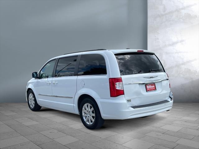 2016 chrysler town & country touring