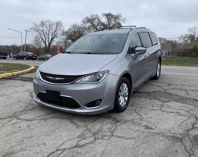2018 chrysler pacifica touring l minivan 4d in independence, missouri