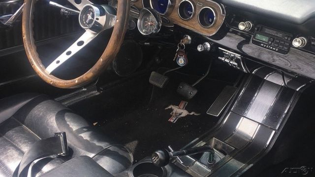 1965 ford mustang gt convertible,4-speed manual rwd,302,am/fm