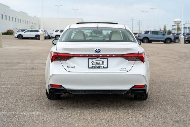 2020 toyota avalon hybrid xle