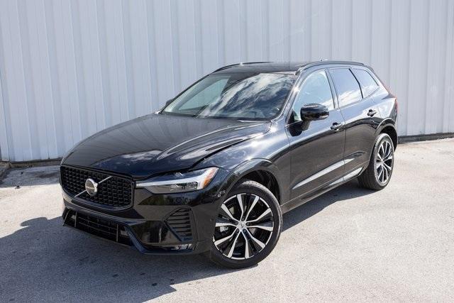 2024 volvo xc60 b5 plus dark theme
