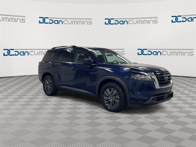 2022 nissan pathfinder sv