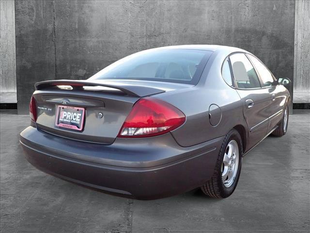 2005 ford taurus se