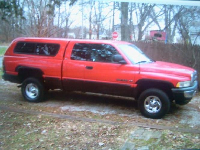 obo 1999 dodge 1500 ext cab truck 4x4 with cap in lakeville, in