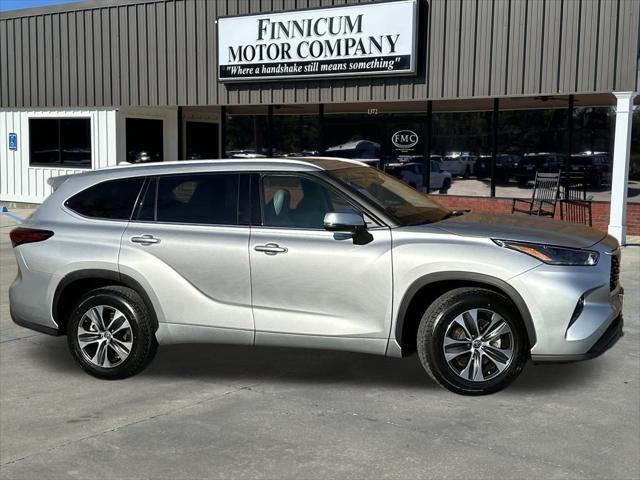 2022 toyota highlander xle