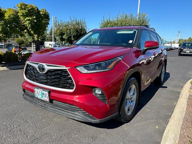 2021 toyota highlander le