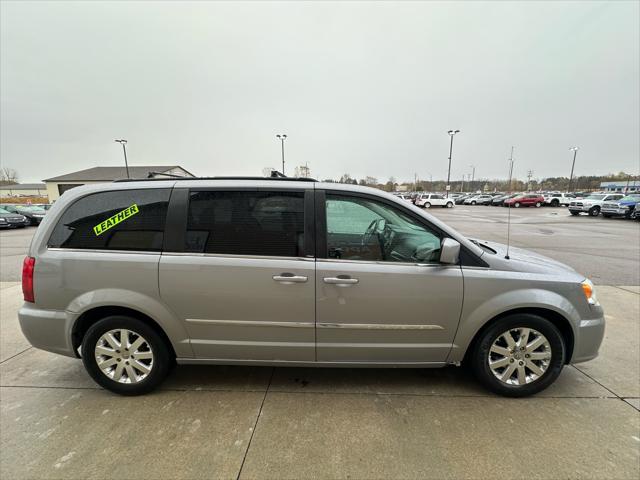 2013 chrysler town & country touring