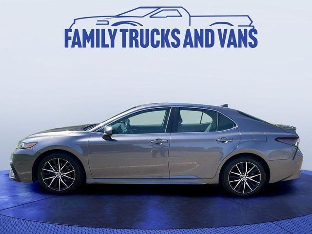 2021 toyota camry se