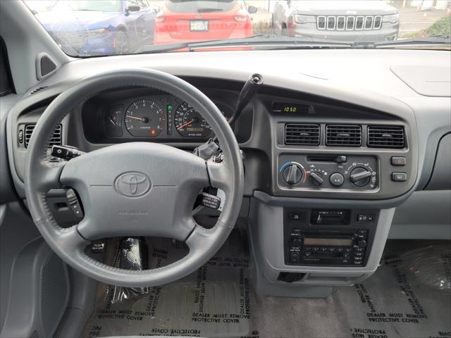 2000 toyota sienna xle