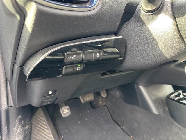 2017 toyota prius three touring