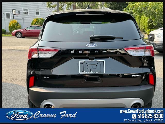 2022 ford escape se