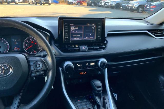 2021 toyota rav4 le