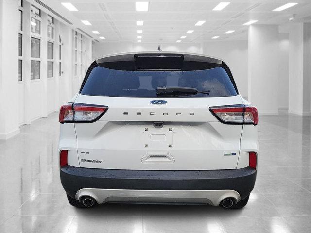 2020 ford escape se