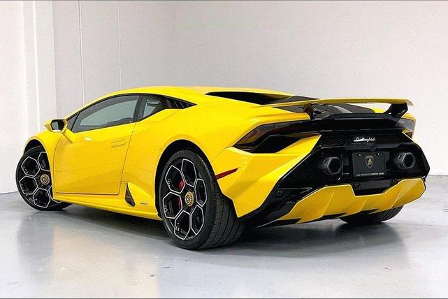 2023 lamborghini huracan tecnica base