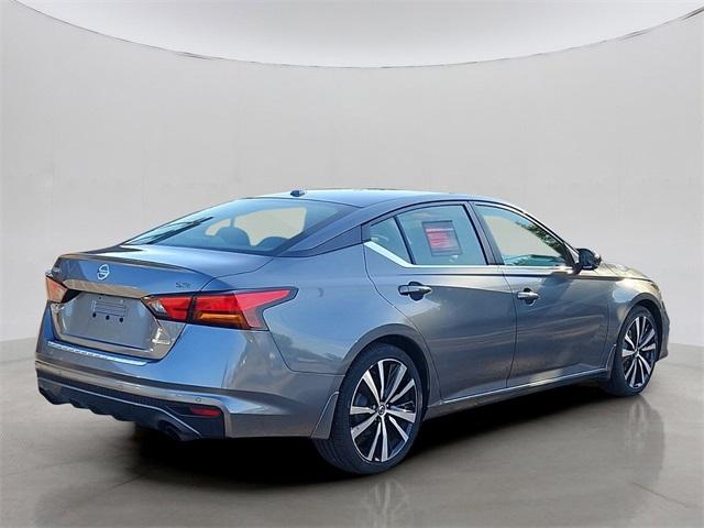 2021 nissan altima 2.0 sr