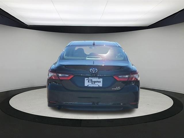 2022 toyota camry hybrid le