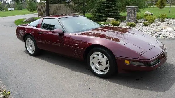 1993 chevrolet corvette 40th anniversary edition only 11,676 miles!