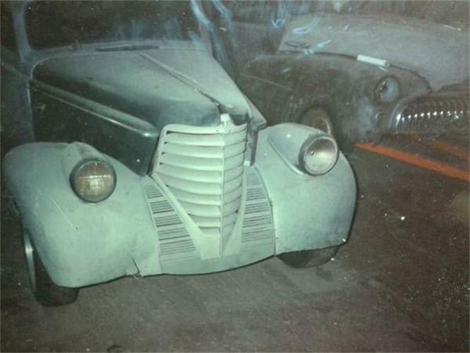 1938 oldsmobile sedan in hobart, indiana