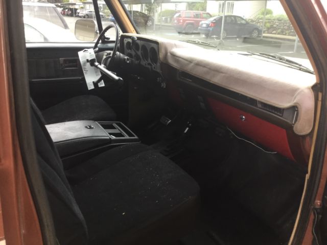 1983 chevrolet k20 suburban