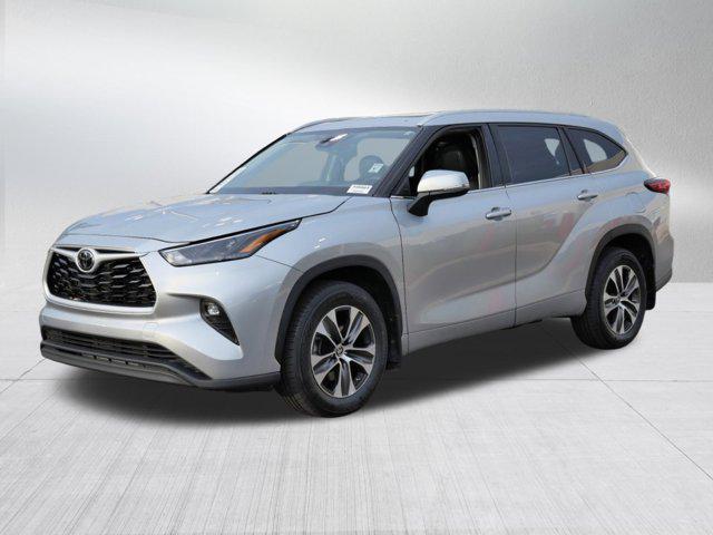 2022 toyota highlander xle