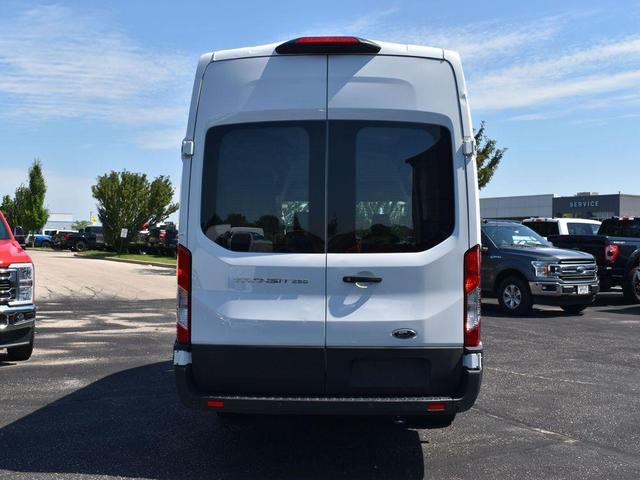 2023 ford transit-250 base