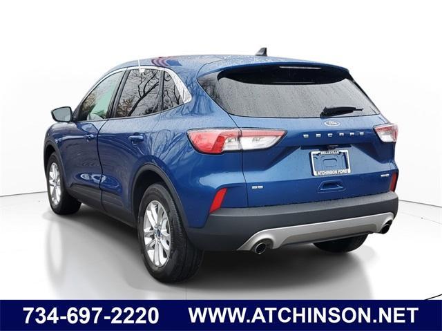 2022 ford escape se