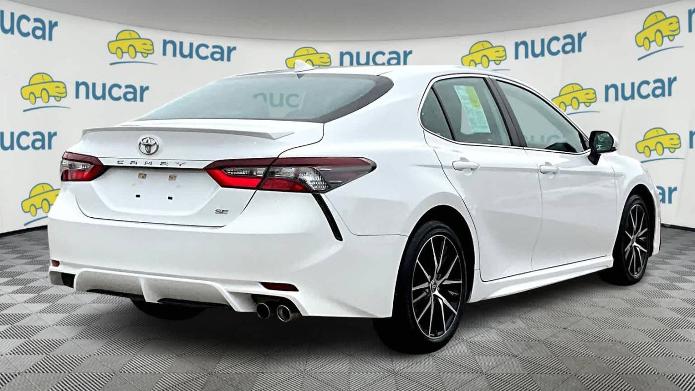 2021 toyota camry se