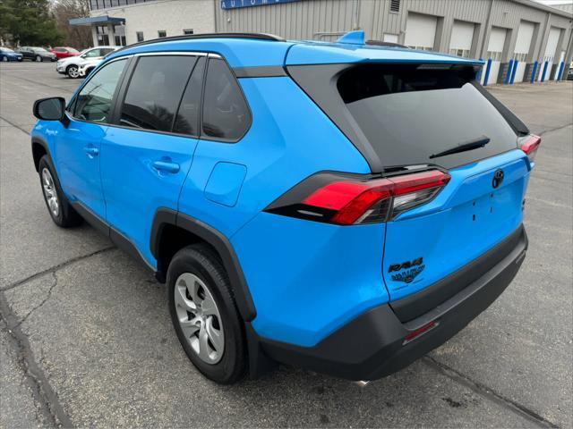 2021 toyota rav4 le
