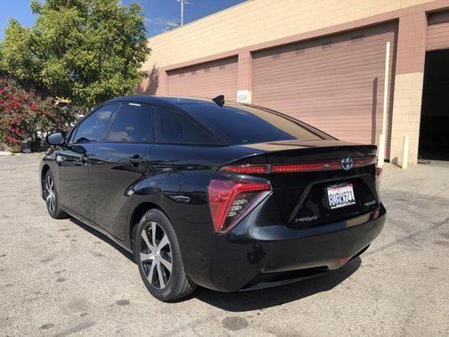 2016 toyota mirai