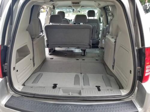 2008 chrysler town country in new york by owner