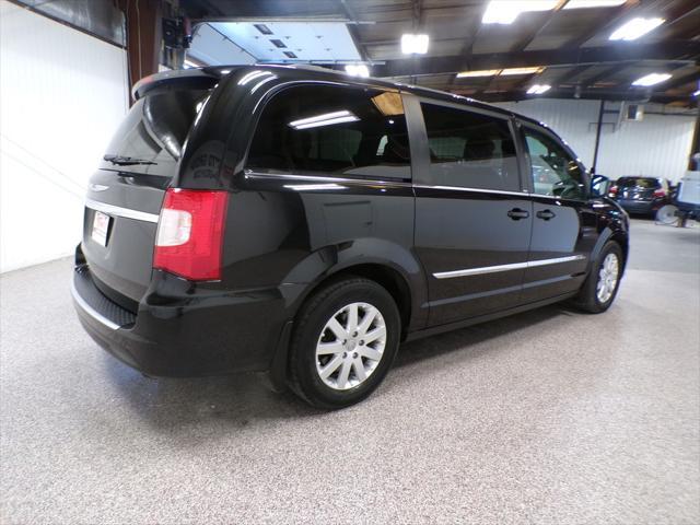 2014 chrysler town & country touring