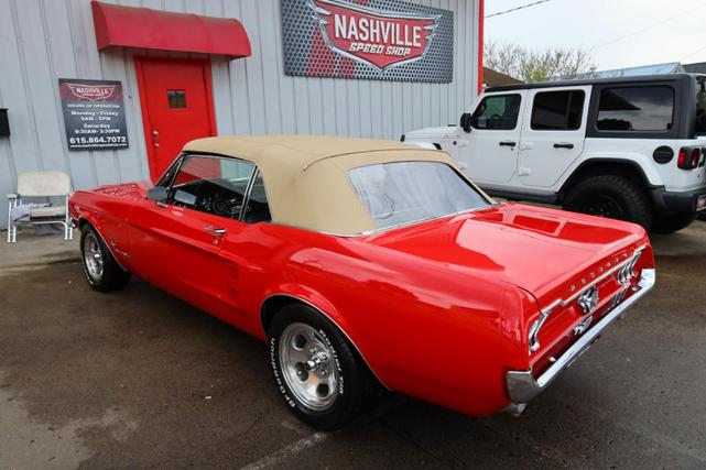 1967 ford mustang deluxe