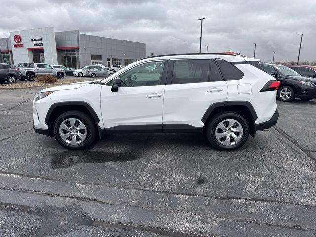 2021 toyota rav4 le