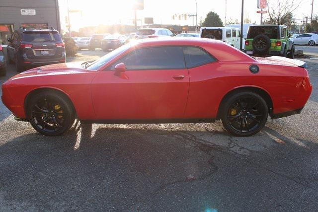 2016 dodge challenger sxt