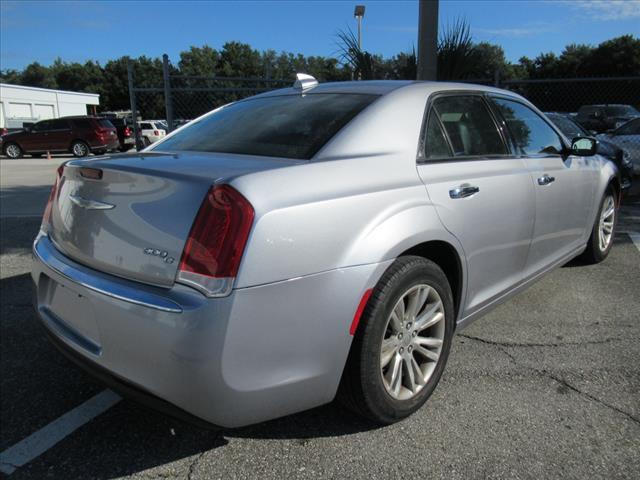 2016 chrysler 300 s