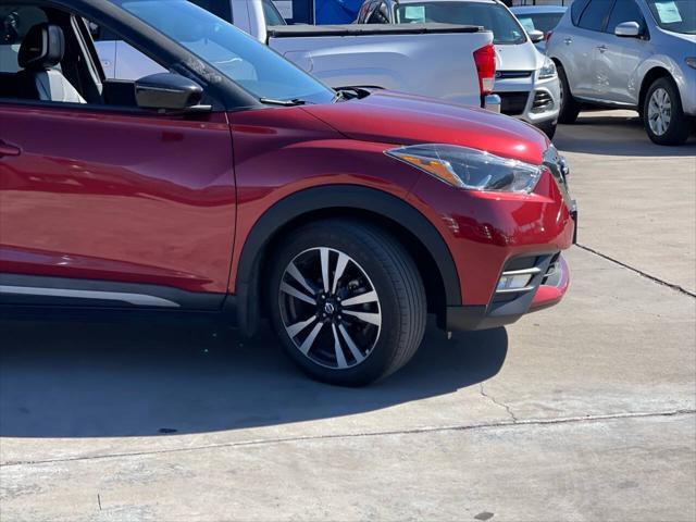 2020 nissan kicks sr