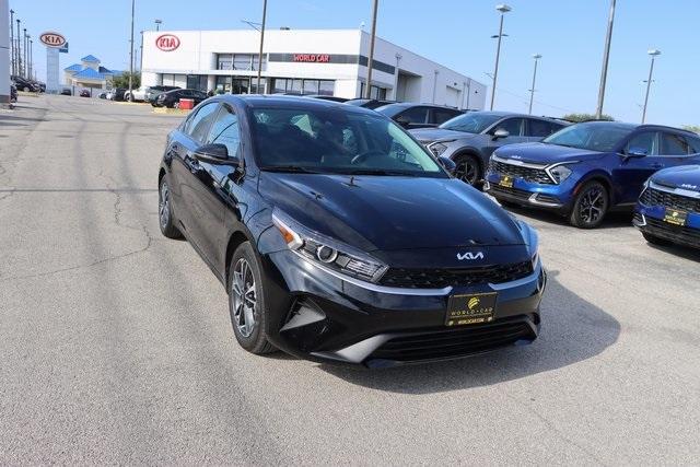2024 kia forte lxs w/ tech pkg, lane assist, heated