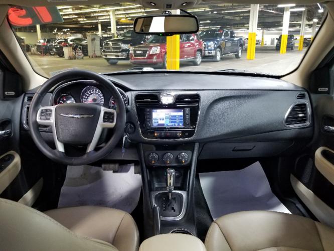 used 2013 chrysler 200 limited sedan hollidaysburg, pa 16648 for sale in hollidaysburg, pennsylvania