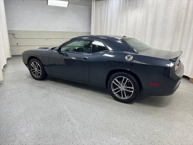 2019 dodge challenger sxt