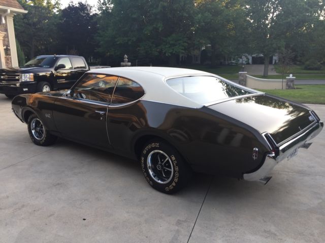 1969 oldsmobile 442 holiday coupe