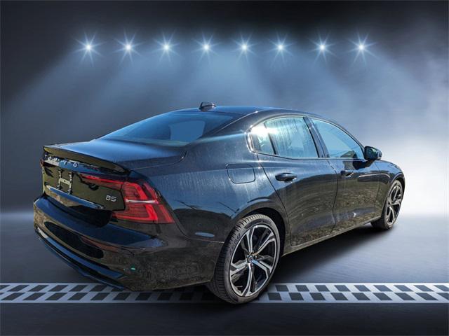 2024 volvo s60 b5 core dark theme