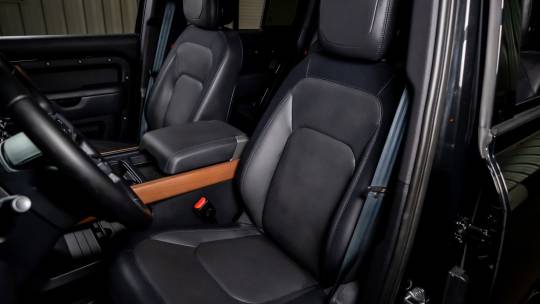 2023 Land Rover Defender 130 x-dynamic se