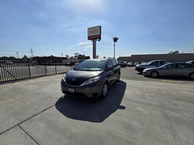 2015 toyota sienna le
