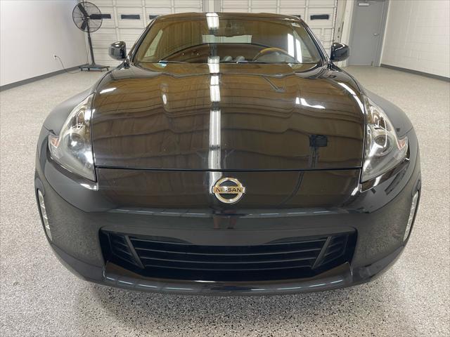 2019 nissan 370z base