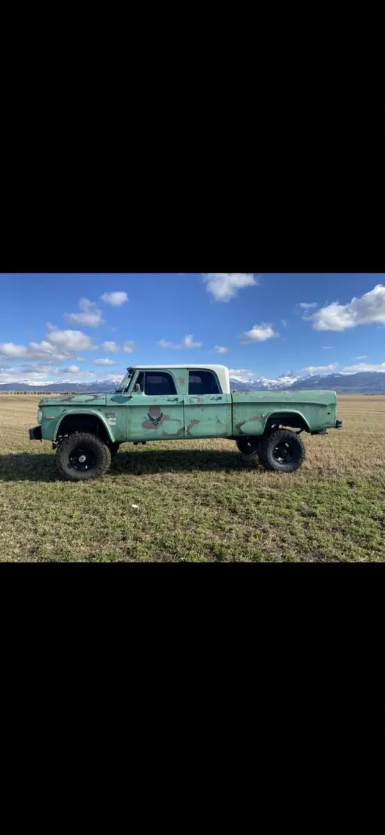 1970 dodge power wagon green