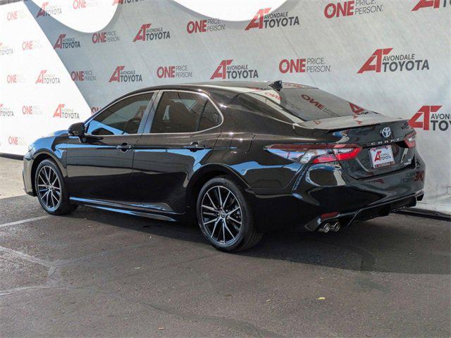 2024 toyota camry hybrid se