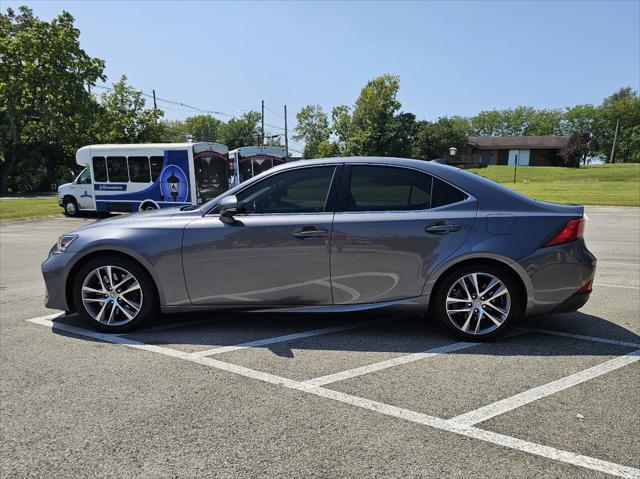 2018 lexus is 300 base